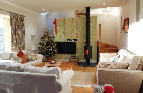 Moffat House | 4 Bed in Moffat 82374