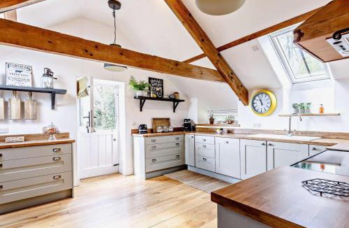 Westcott House | 4 Bed in Payhembury 53068