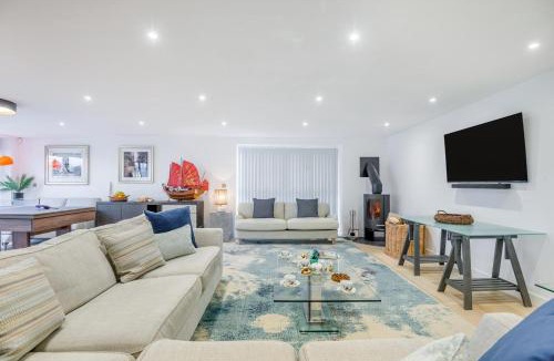 Pershore House | 4 Bed in Penshore oc-t34672