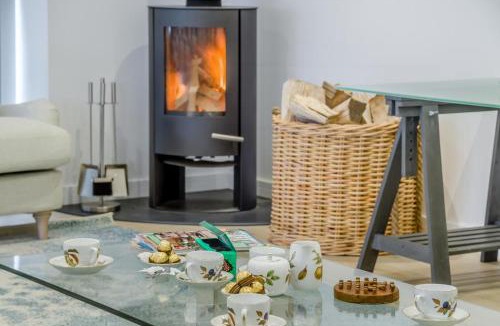 Pershore House | 4 Bed in Penshore oc-t34672