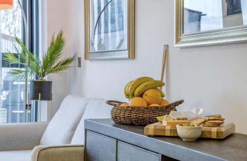 Pershore House | 4 Bed in Penshore oc-t34672