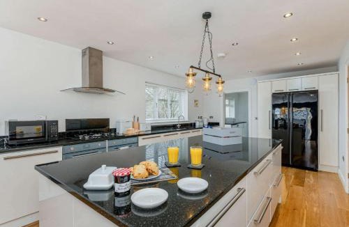 Penygroes House | 4 Bed in Penygroes 86423