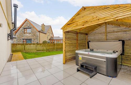 Penygroes House | 4 Bed in Penygroes 86423