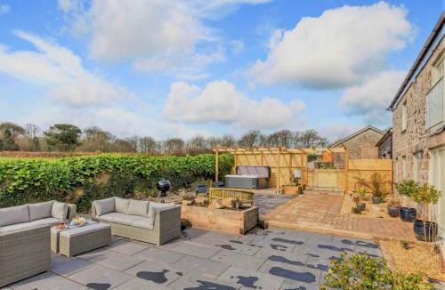 Redruth House | 4 Bed in Redruth oc-85825