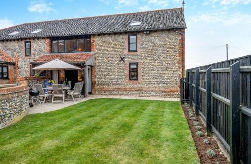 Aldborough House | 4 Bed in Roughton oc-1618