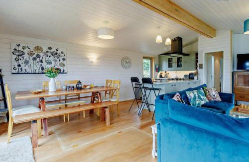 Coalbrookdale House | 4 Bed in Sheinton 93398