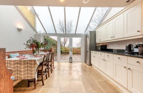 St Brides House | 4 Bed in St. Brides oc-h30490