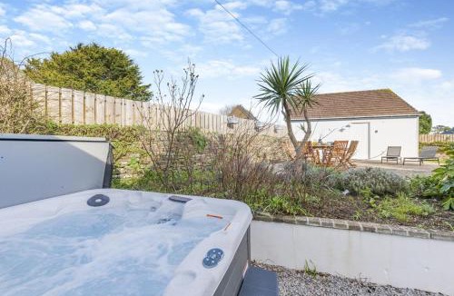 St Merryn House | 4 Bed in St. Merryn oc-e28379