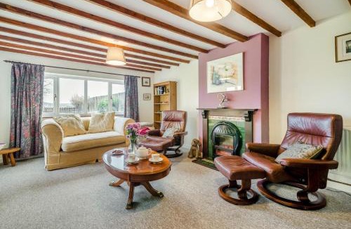 Cranmore House | 4 Bed in Tansey oc-h34671