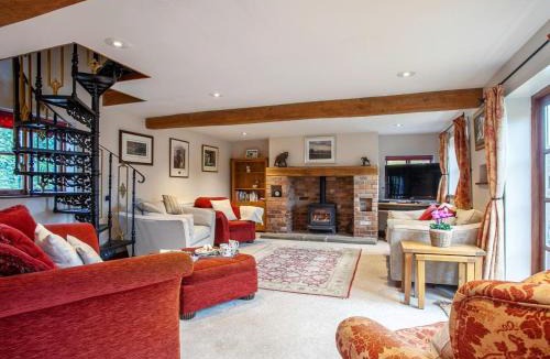 Tirley House | 4 Bed in Tirley 41216