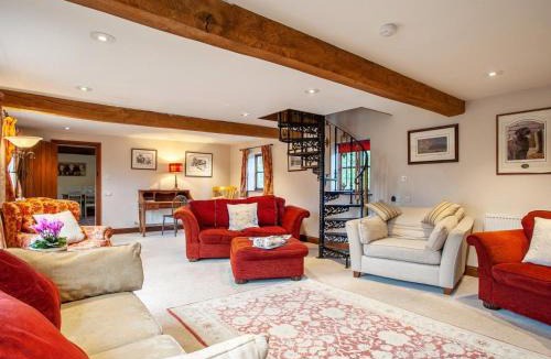 Tirley House | 4 Bed in Tirley 41216