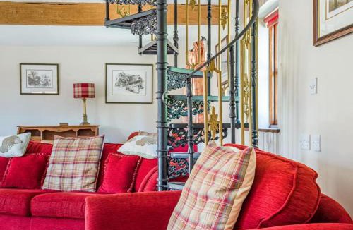 Tirley House | 4 Bed in Tirley 41216