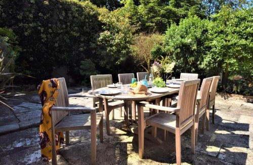 Ladock House | 4 Bed in Truro 75546