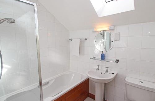 Warenford House | 4 Bed in Warenford CN201