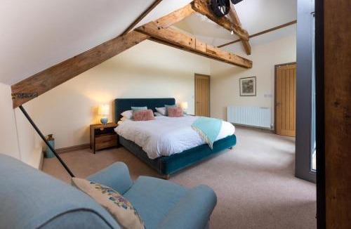 North Walsham House | 4 Bed in White Horse Common oc-1945