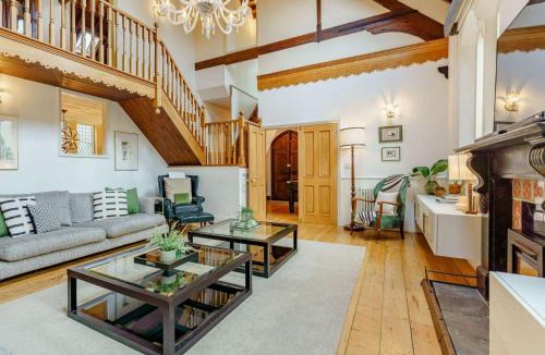 Ventnor House | 4 Bed in Whitwell 87435