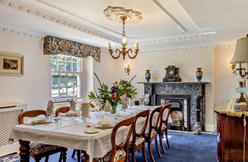 Wincle House | 4 Bed in Wincle 95651