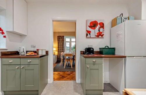 Wiseman's Bridge House | 4 Bed in Wisemans Bridge 57793