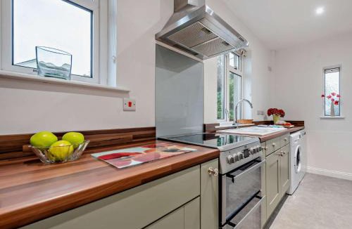 Wiseman's Bridge House | 4 Bed in Wisemans Bridge 57793