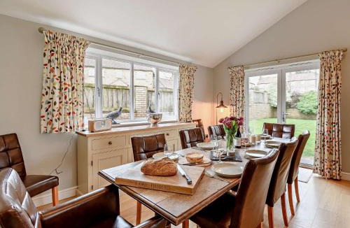 Leavening House | 4 Bed in York G0091