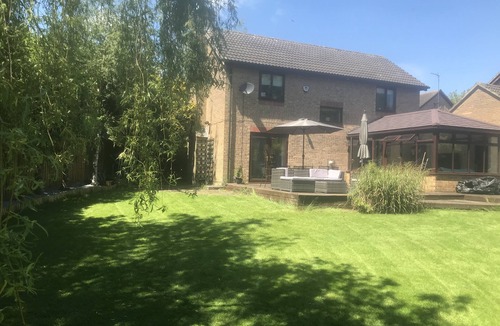 Brackley House | 4 bed large detached hose close to silverstone