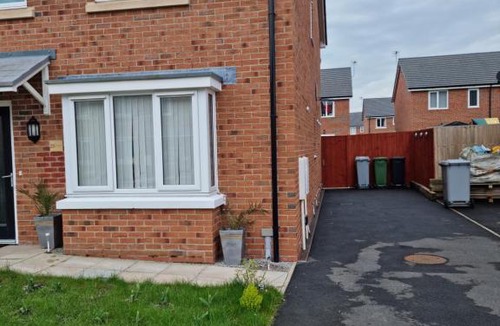 Crewe House | 4 bed new build with double sofa bed as 4th bed