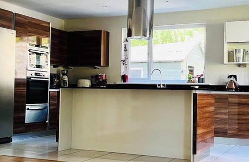 Broughty Ferry House | 4-Bed Seaside Dream House - Sleeps 8 & Parking