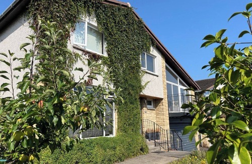 Broughty Ferry House | 4-Bed Seaside Dream House - Sleeps 8 & Parking