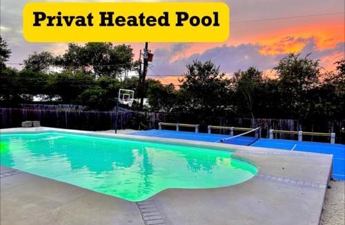 Shearer Hills - Ridgeview House | 4 Bed sleeps 12 -Sea world-Six Flags-Down Town - Emerald Oasis