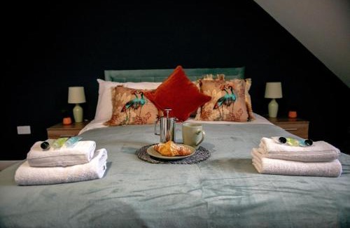 Peterborough House | 4-Bed, Sleeps 6, contractors welcome!