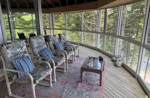 Middle River House | 4 Bed (Sleeps 8) persons Vacation Rental with cottage, private dock and beach.