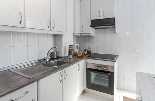 Alcala de Henares Apartment | 4 Bed-Sleeps 6-Garden-Balcony-Pets