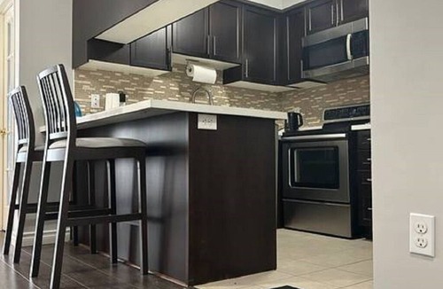Ajax House | 4 bed Townhouse