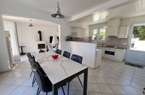 Jard-sur-Mer Villa | 4 bed villa - enclosed garden - 150 m from Boisvinet beach
