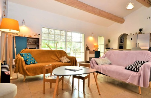 Saint-Paulet-de-Caisson House | 4 bedroom accommodation in Saint-Paulet-de-Caisso