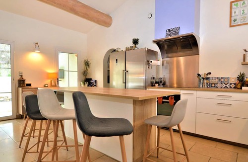 Saint-Paulet-de-Caisson House | 4 bedroom accommodation in Saint-Paulet-de-Caisso
