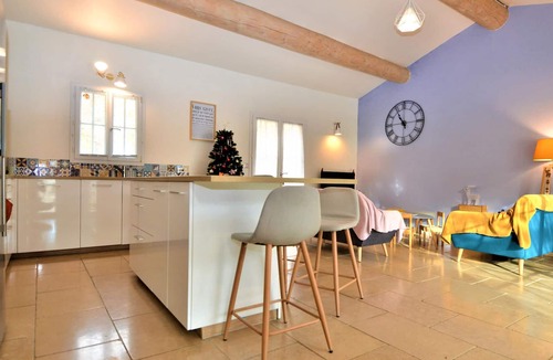 Saint-Paulet-de-Caisson House | 4 bedroom accommodation in Saint-Paulet-de-Caisso