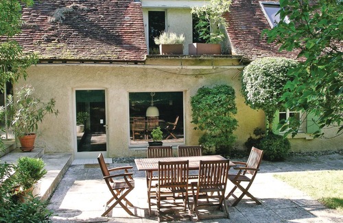 Saint-Georges-sur-Baulche House | 4 bedroom accommodation in St Georges sur Baulche
