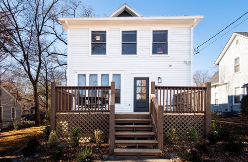 University Place House | 4 bedroom/2.5 bath restored 1910 beauty minutes from main KU campus & downtown.