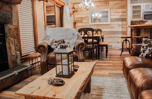 Tannersville House | 4 Bedroom, 2 Bath Getaway With Rustic Charm.