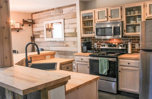 Tannersville House | 4 Bedroom, 2 Bath Getaway With Rustic Charm.