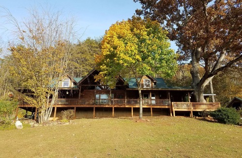 Franklin Cabin | 4 Bedroom 2 Bath rustic cabin