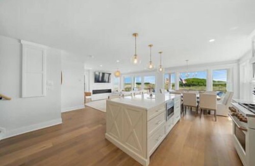 Gold Coast Condo | 4 bedroom, 3 bath beach front property