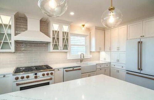 Gold Coast Condo | 4 bedroom, 3 bath beach front property