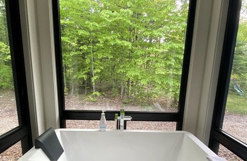 Seguin Cottage | 4 bedroom 3 bath cottage retreat on Big Whitefish Lake