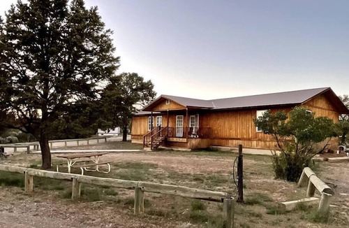 Rutheron House | 4 Bedroom, 3 Bath Duplex - 6 Beds