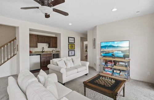 Camdenton House | 4 Bedroom/3 Bath Home on Fairway at Old Kinderhook Golf Resort + Next to Pool!