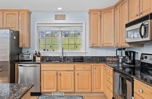 Livingston House | 4-bedroom 3-bath Lakefront home with private dock. Can sleep up to 14 people.