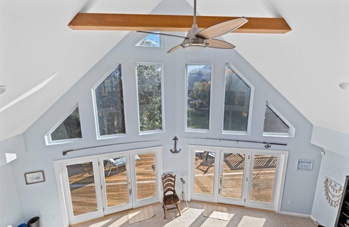Livingston House | 4-bedroom 3-bath Lakefront home with private dock. Can sleep up to 14 people.