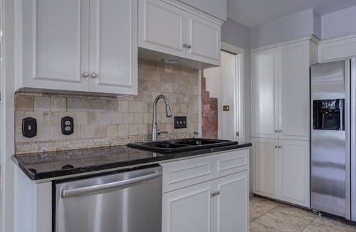 Lubbock House | 4-bedroom 3 bath modern house on Lakeridge golf course in Lubbock with WiFi, AC